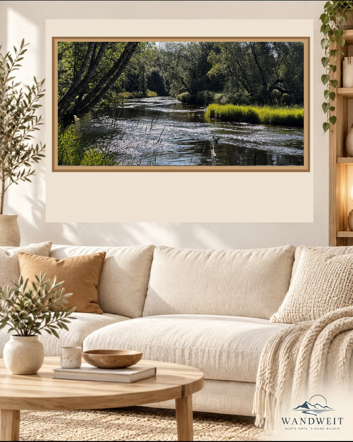 Waldfluss zwischen Birken – WANDWEIT Wohnraum-Mockup