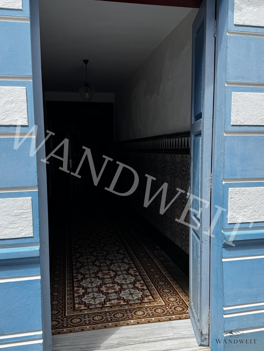 Blaues Portal – WANDWEIT Vorschau mit Wasserzeichen