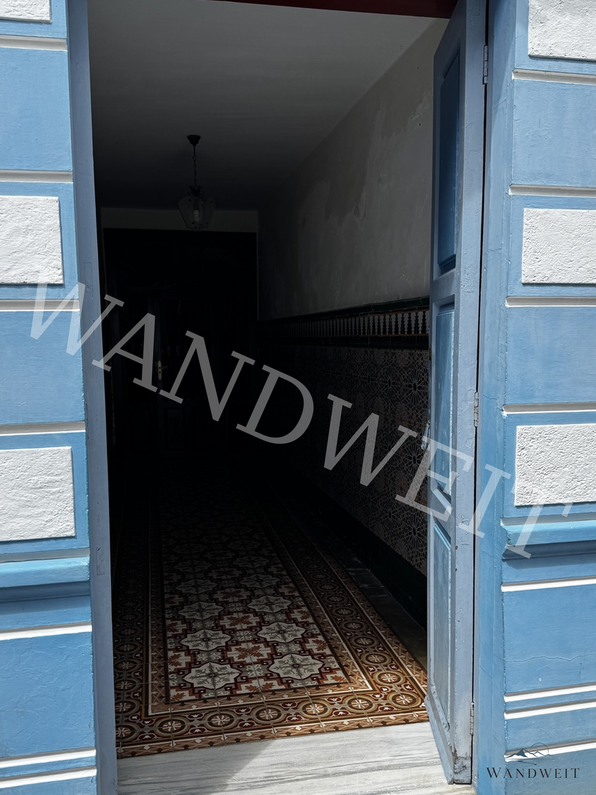 Blaues Portal – WANDWEIT Vorschau mit Wasserzeichen