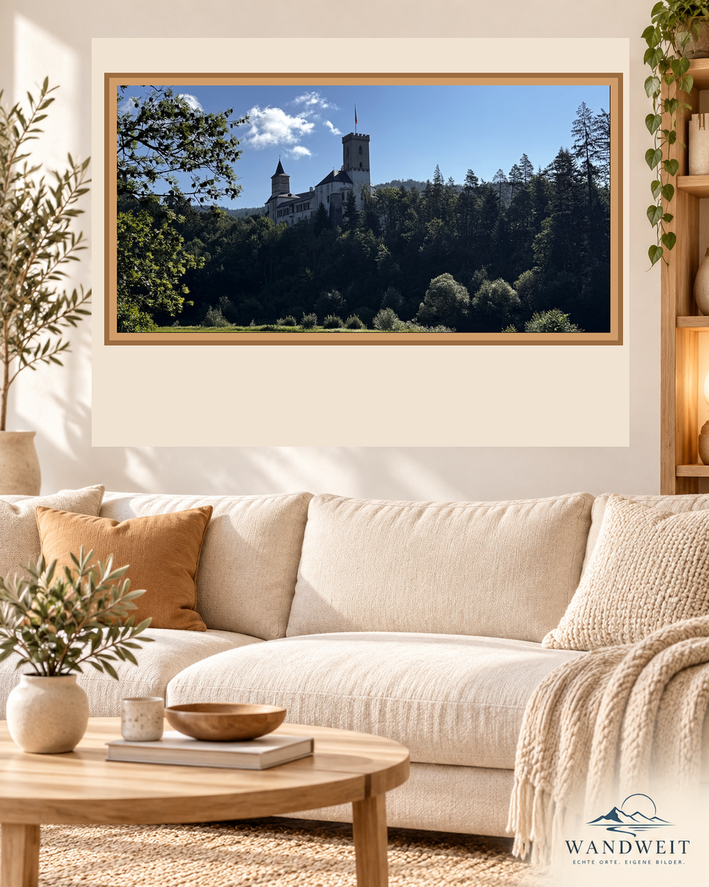 Burg über der Wiese – WANDWEIT Fotoprint im Wohnraum