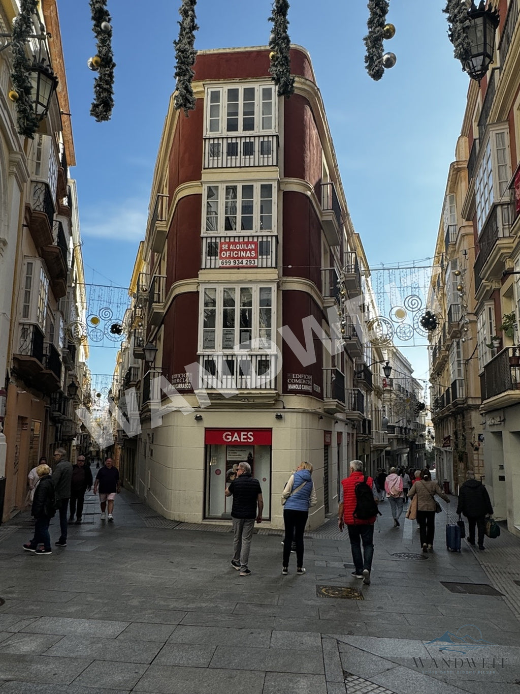 Rotes Eckhaus in der Altstadt – Originalfoto mit WANDWEIT Wasserzeichen