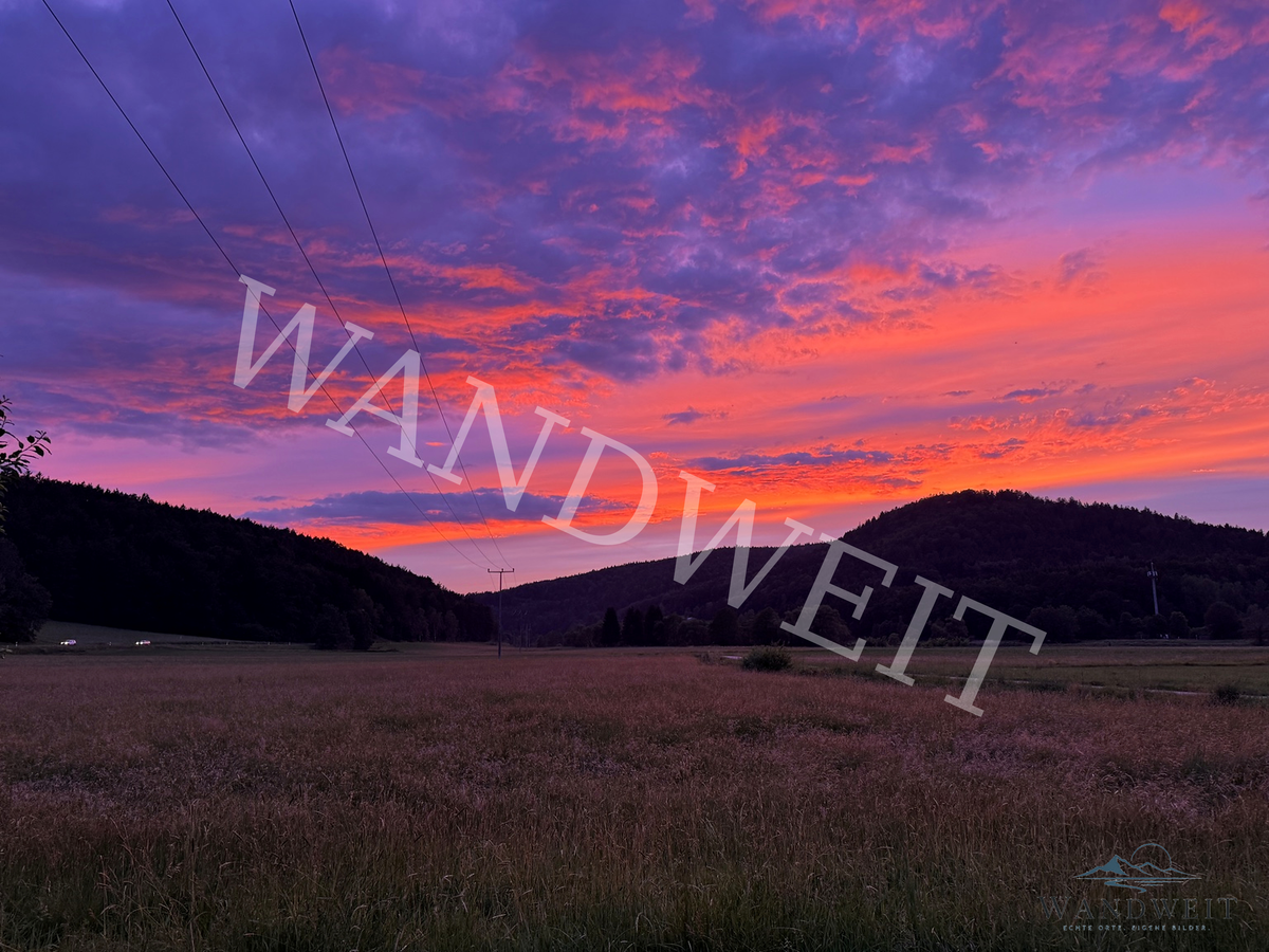 Rotvioletter Abendhimmel – WANDWEIT Vorschau mit Wasserzeichen