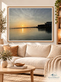 Sonnenuntergang am Wasser – WANDWEIT Wohnraum-Mockup