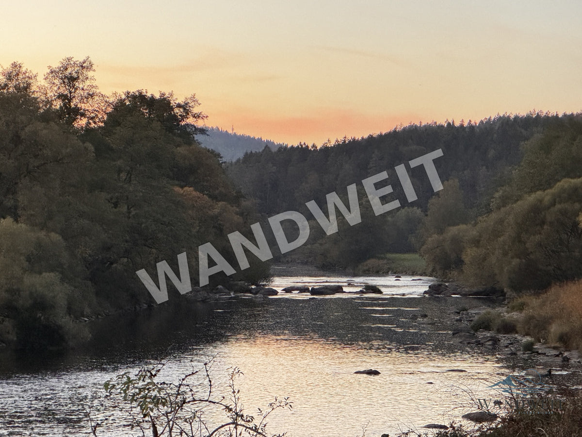 Flusstal im Abendlicht – Originalfoto mit WANDWEIT Wasserzeichen
